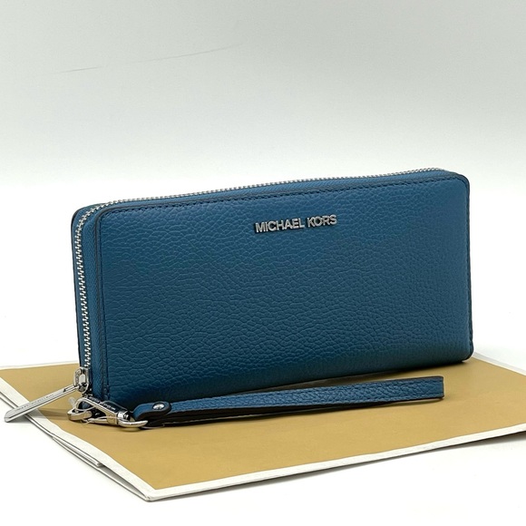 Michael Kors Large Continental Wallet Wristlet - Picture 4 of 7